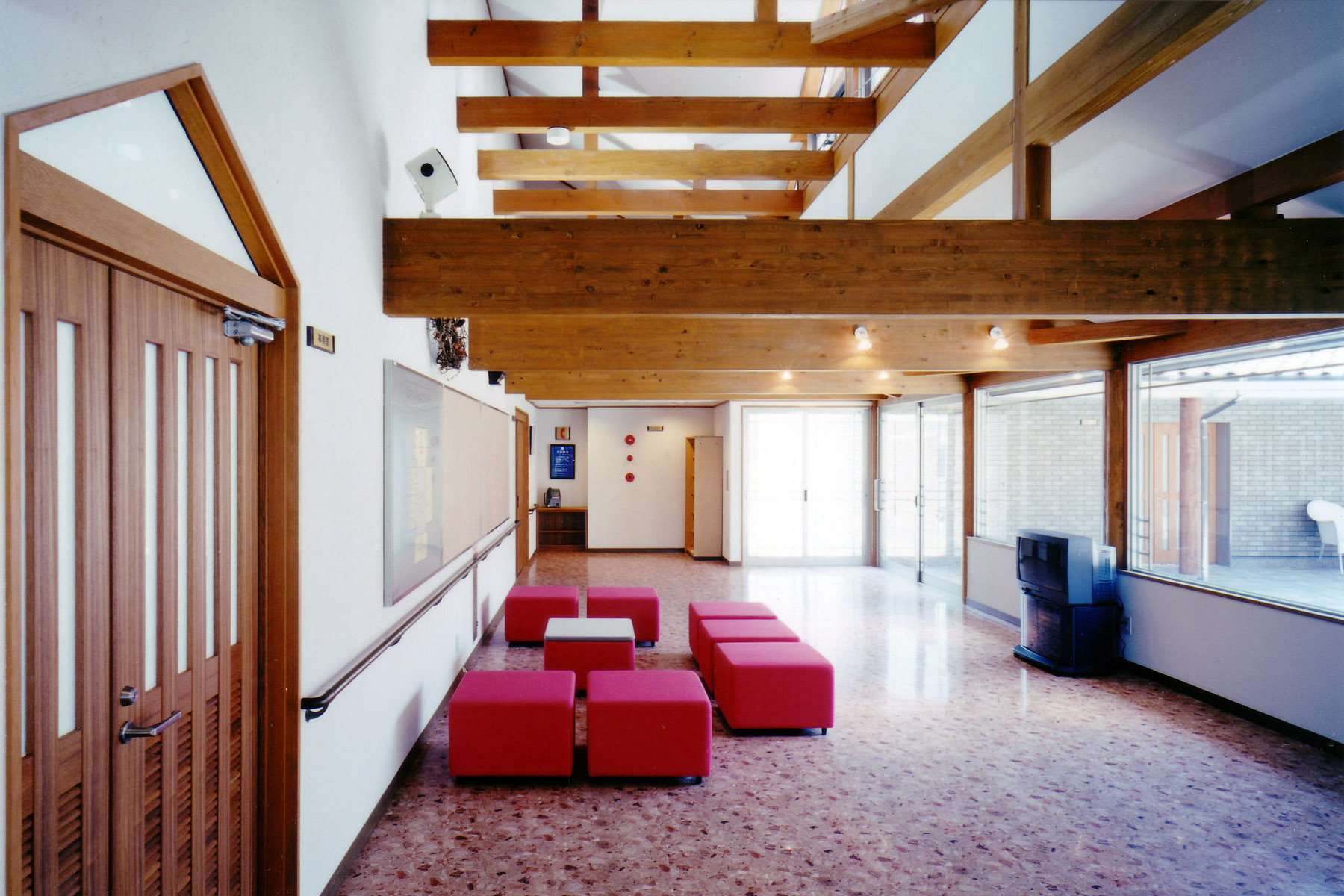 Suzurandai Civic Centre Civic centre with courtyard enclosed by four volumes